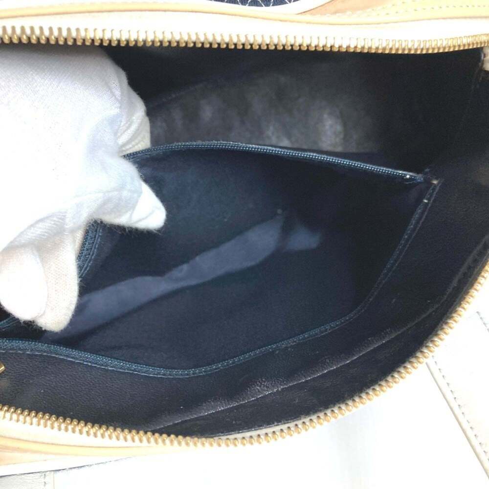 CHANEL White Canvas Shoulder Bag - Picture 15 of 15